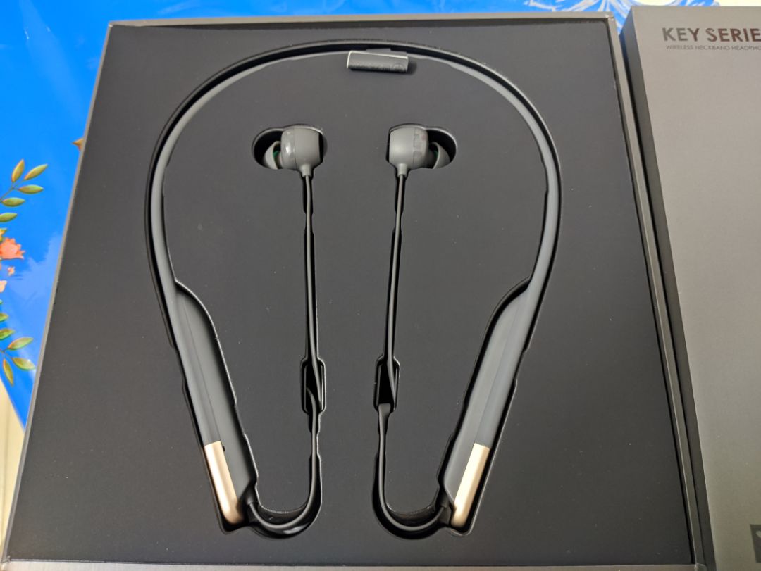 Tai nghe Bluetooth AUKEY EP-B33